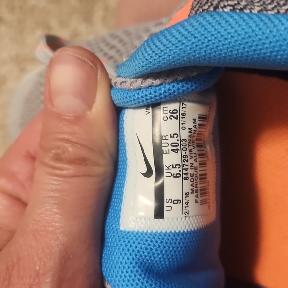 Nike running shoes - Picture 4 of 4